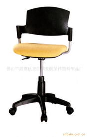 麦克风背后的匠心 走进佛山市顺德区龙江镇麦朗荣伟塑料制品厂